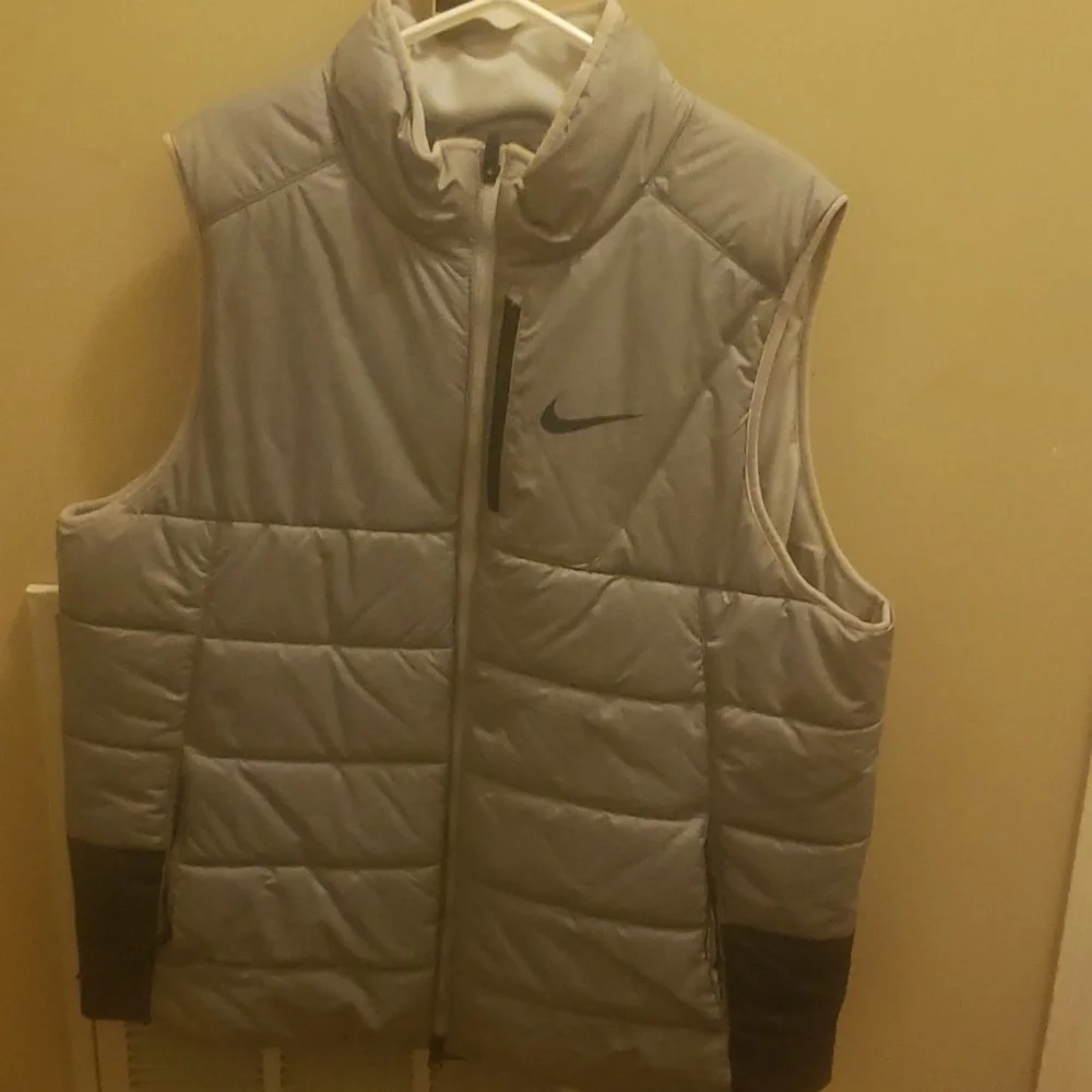 Nike vest